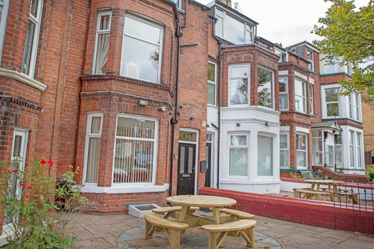 Scarborough Stays - Luxury Townhouse Ideal For Large Groups - Hot Tub Exterior foto