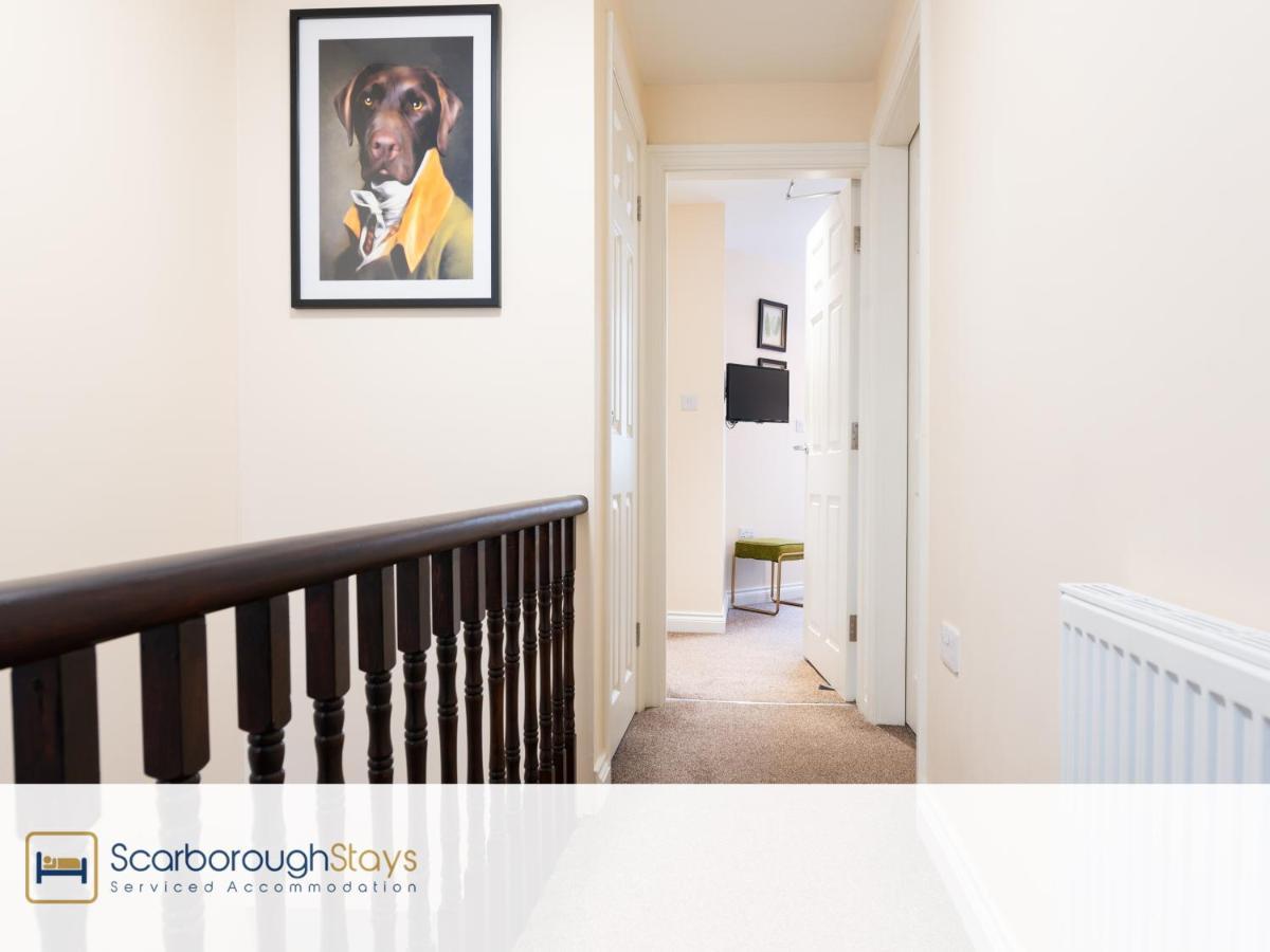 Scarborough Stays - Luxury Townhouse Ideal For Large Groups - Hot Tub Exterior foto
