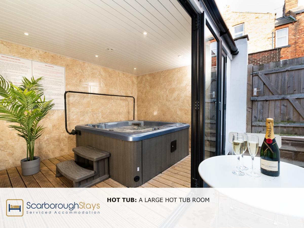 Scarborough Stays - Luxury Townhouse Ideal For Large Groups - Hot Tub Exterior foto